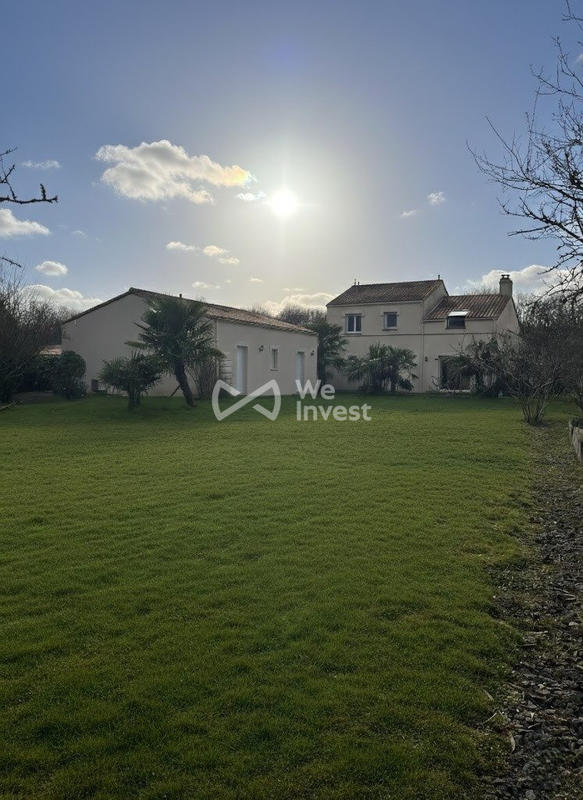 Maison - 254 m² - 12 pièces