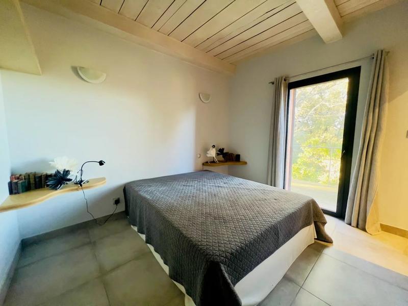 Maison - 281 m² - 12 pièces