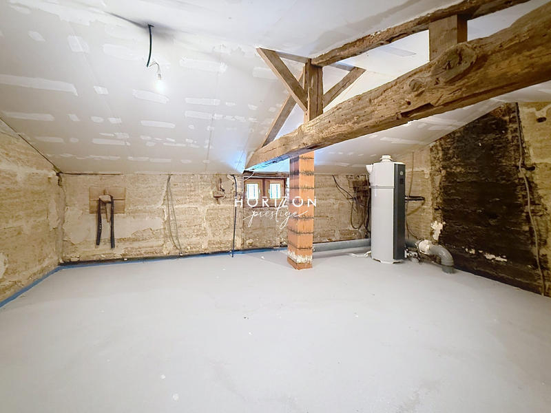 Maison ancienne - 206 m² - 8 pièces