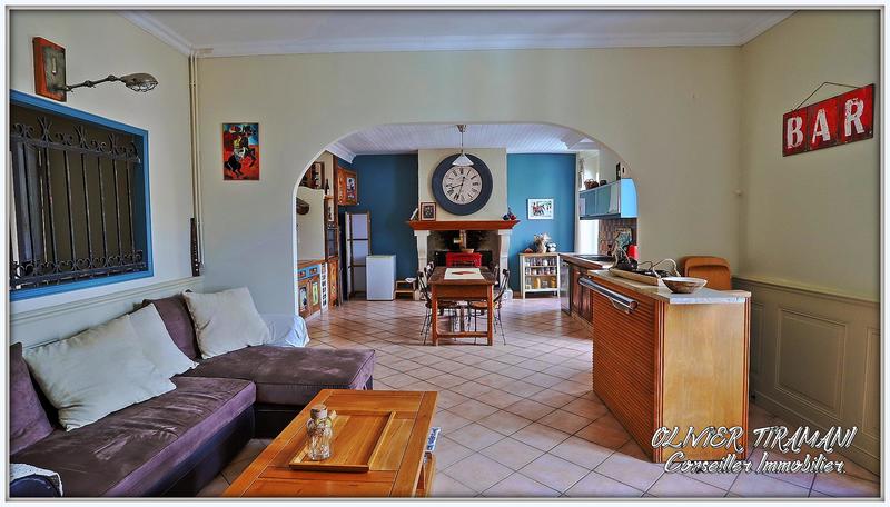 Villa - 232 m² - 6 pièces