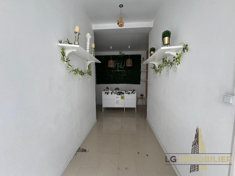 Local commercial - 65 m² - 5 pièces