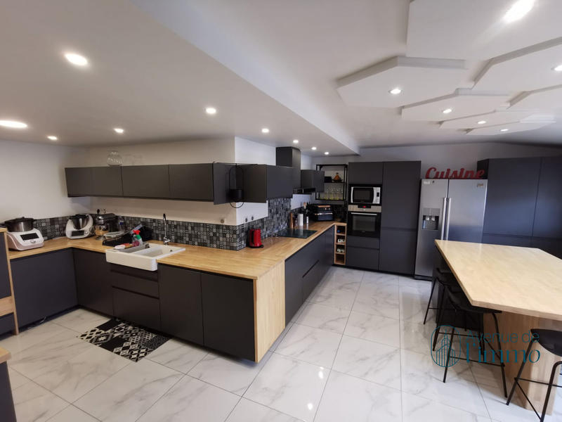 Maison - 161 m² - 7 pièces