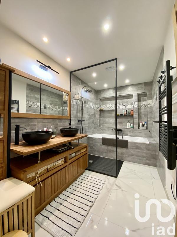 Maison de ville - 220 m² - 8 pièces