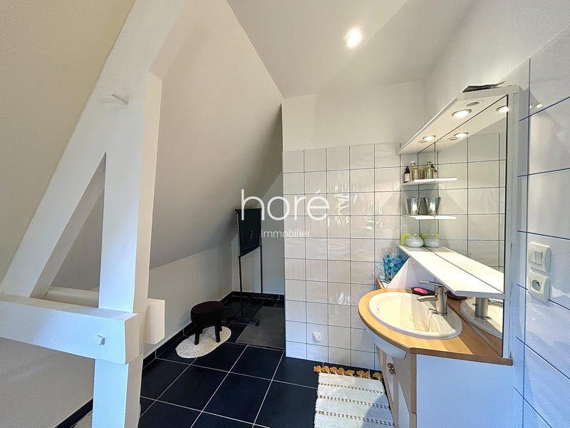 Maison - 236 m² - 6 pièces