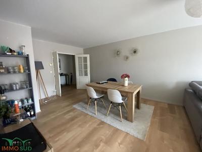 Appartement - 90 m² - 3 pièces