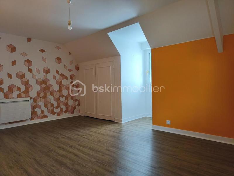 Maison traditionnelle - 163 m² - 7 pièces