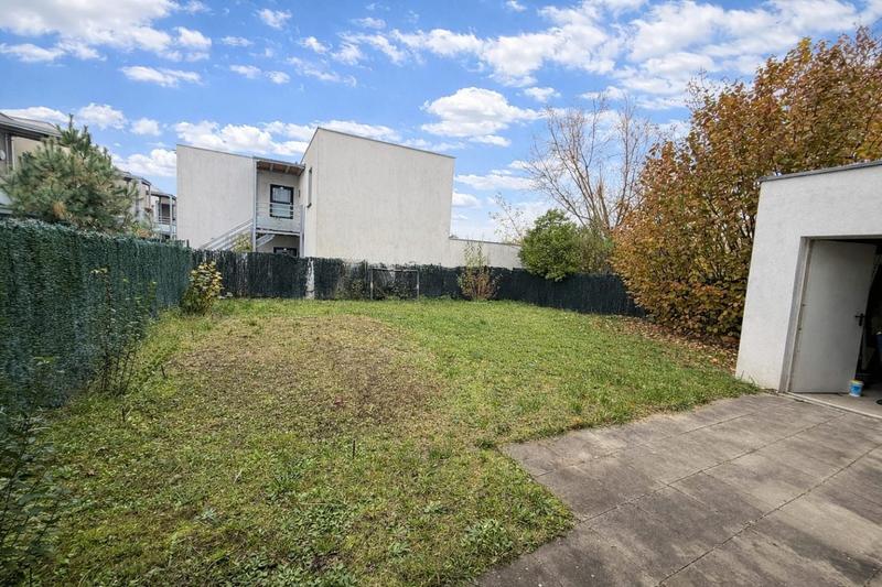 Maison - 99 m² - 5 pièces