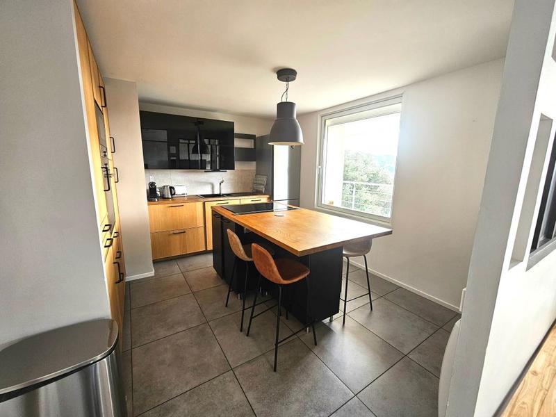 Maison - 197 m² - 5 pièces