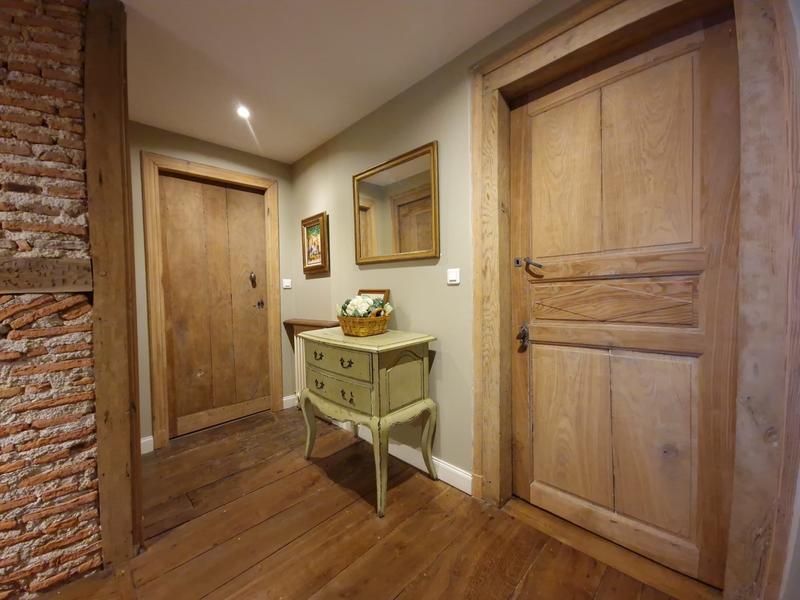 Maison - 547 m² - 9 pièces