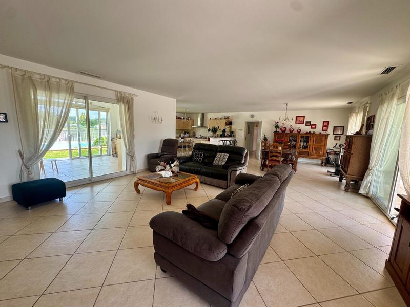 Maison - 190 m² - 6 pièces