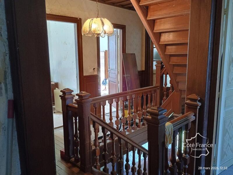 Propriété - 240 m² - 8 pièces