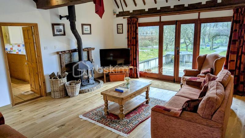 Propriété - 285 m² - 12 pièces