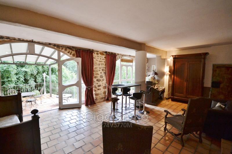 Maison en pierre - 279 m² - 11 pièces