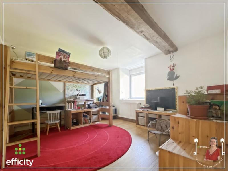 Maison - 180 m² - 7 pièces