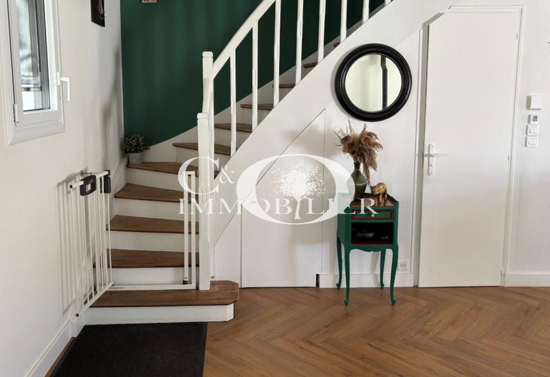 Maison - 107 m² - 6 pièces