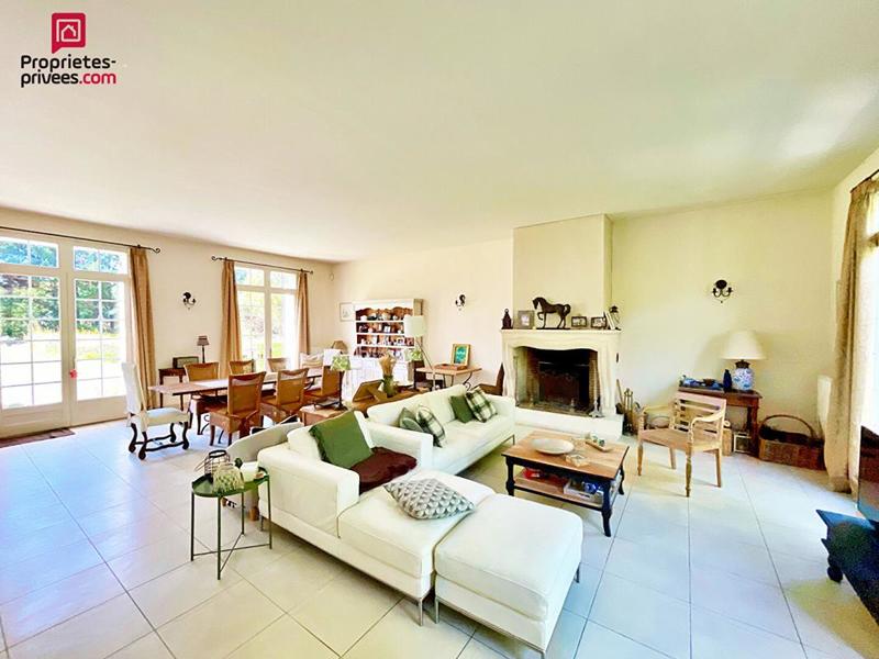 Propriété - 350 m² - 8 pièces
