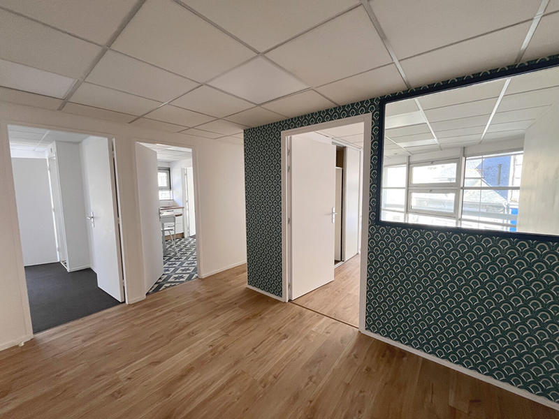 Bureau - 79 m² - 5 pièces