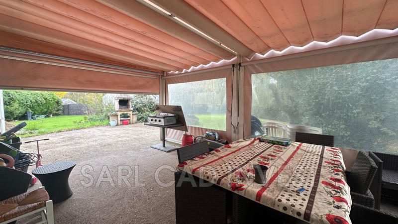 Maison - 280 m² - 8 pièces