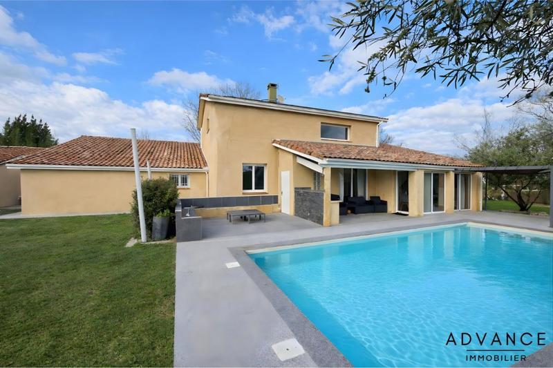 Villa - 208 m² - 6 pièces