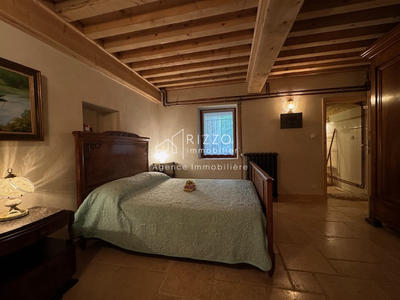 Maison - 268 m² - 13 pièces