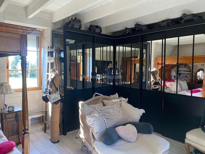 Maison - 330 m² - 10 pièces