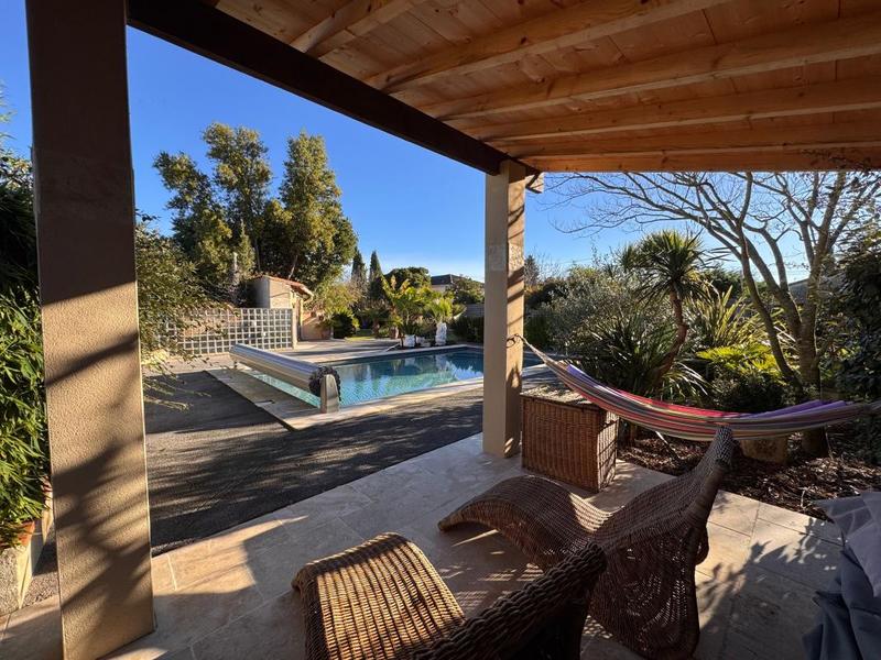 Maison de ville - 240 m² - 7 pièces