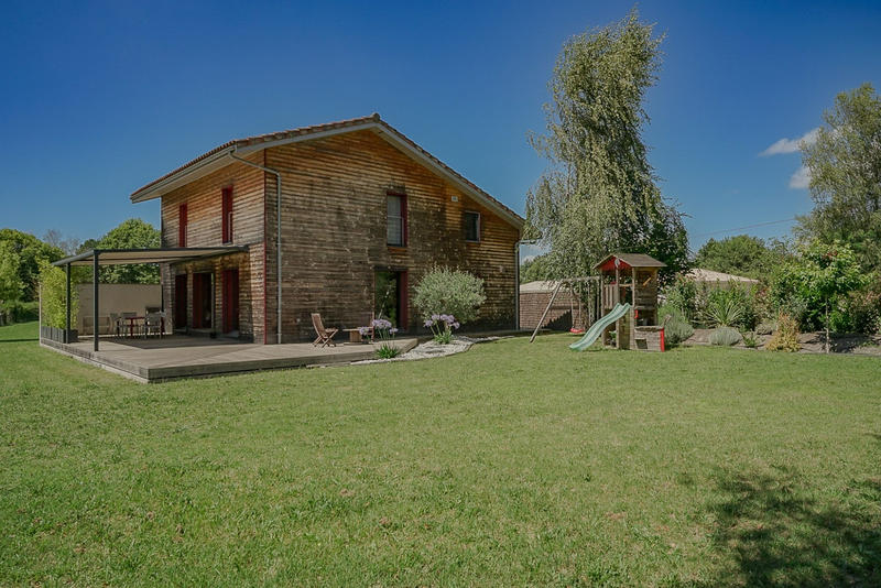 Maison - 160 m² - 7 pièces