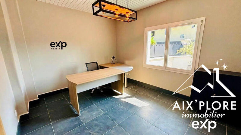 Fonds de commerce - Local commercial - 215 m²