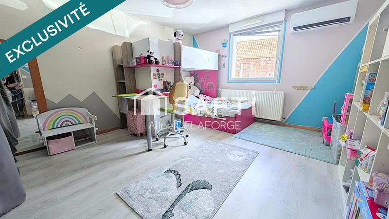 Maison - 235 m² - 8 pièces