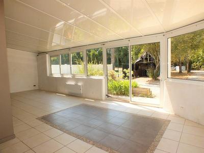 Maison - 1 589 m² - 8 pièces