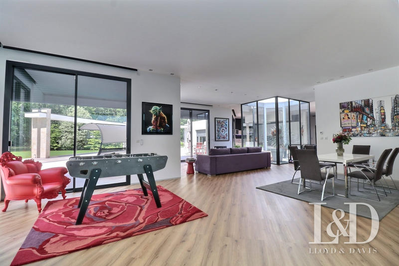 Maison - 433 m² - 12 pièces