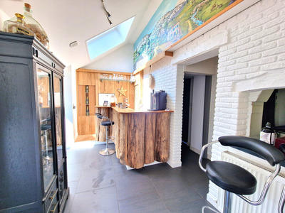 Maison - 205 m² - 6 pièces