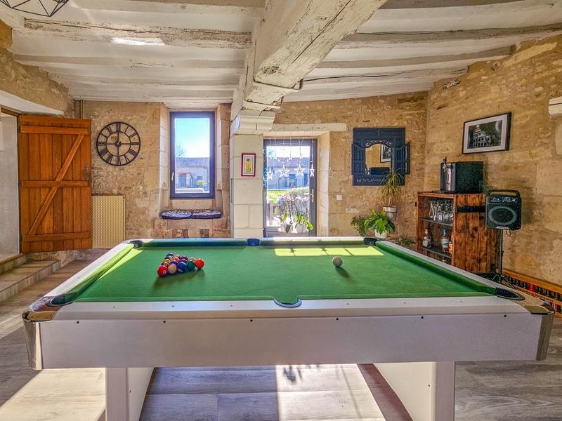 Propriété - 315 m² - 9 pièces