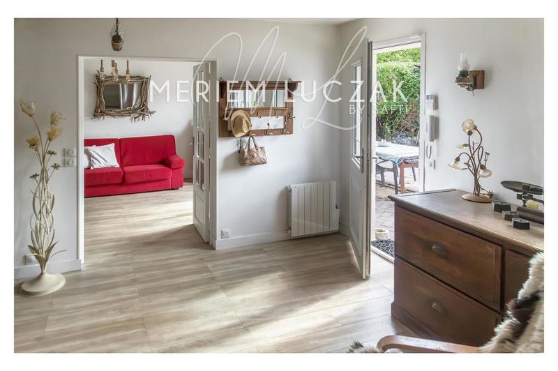 Maison - 222 m² - 8 pièces