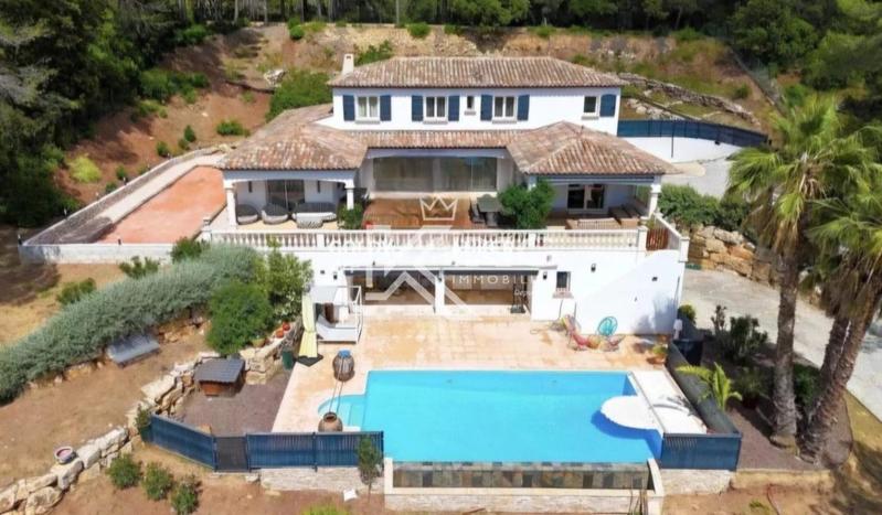 Villa - 220 m² - 7 pièces