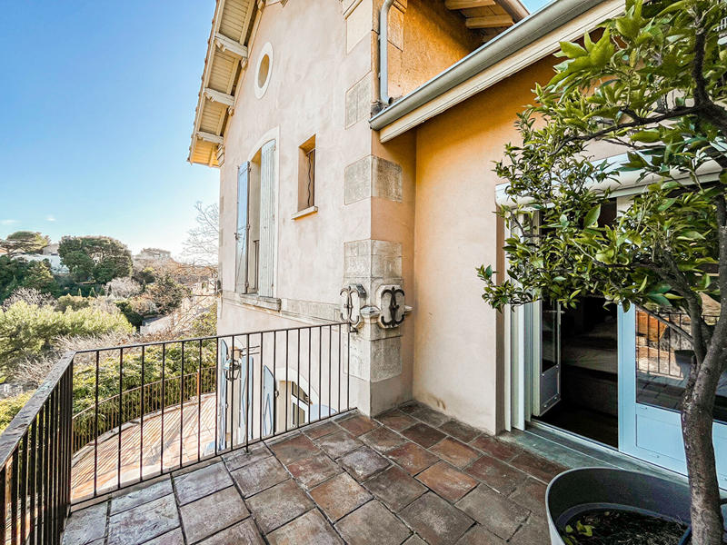 Maison - 264 m² - 5 pièces