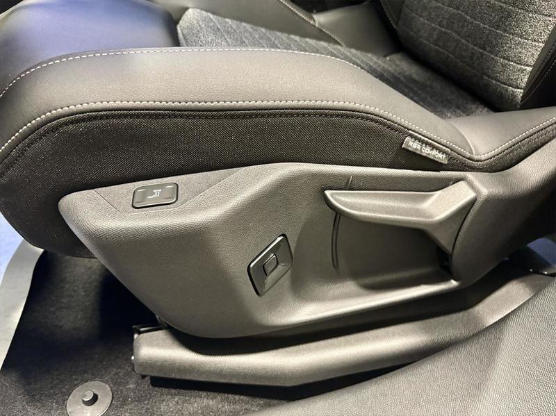 Peugeot 3008 III 1.2 Hybrid 145 Dcs6 Allure