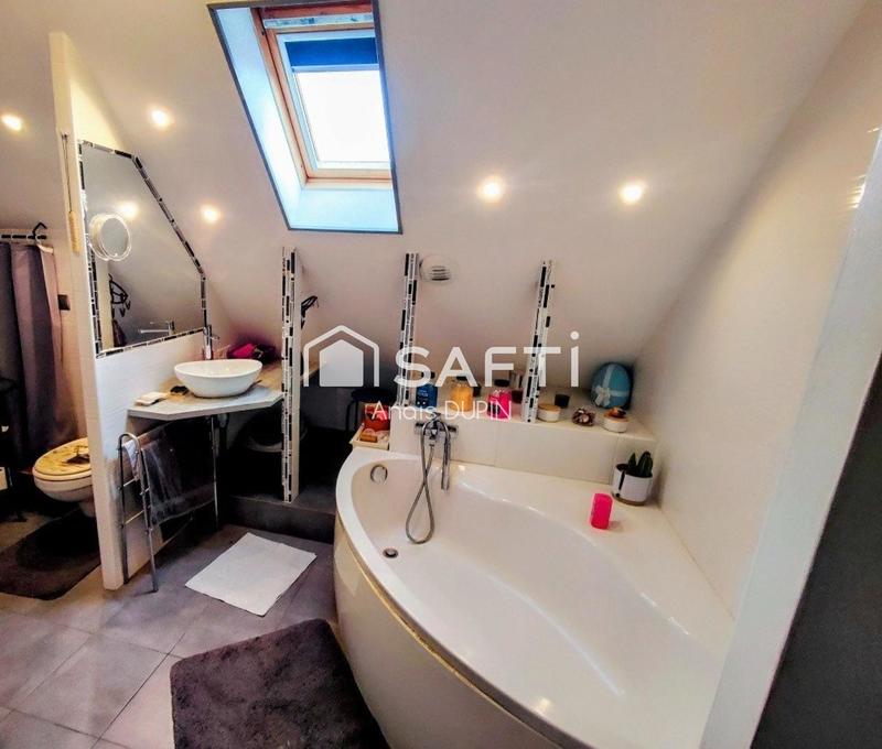 Maison - 198 m² - 8 pièces