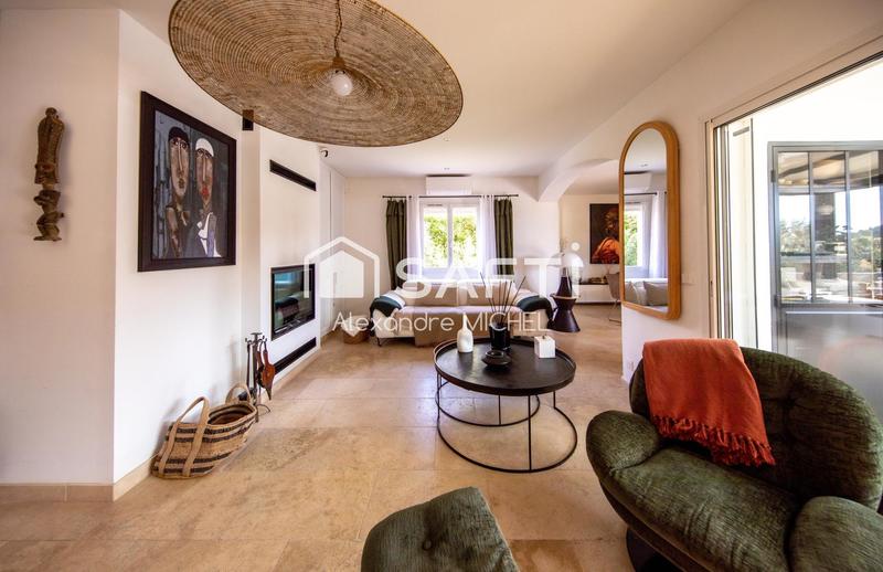 Villa - 200 m² - 6 pièces