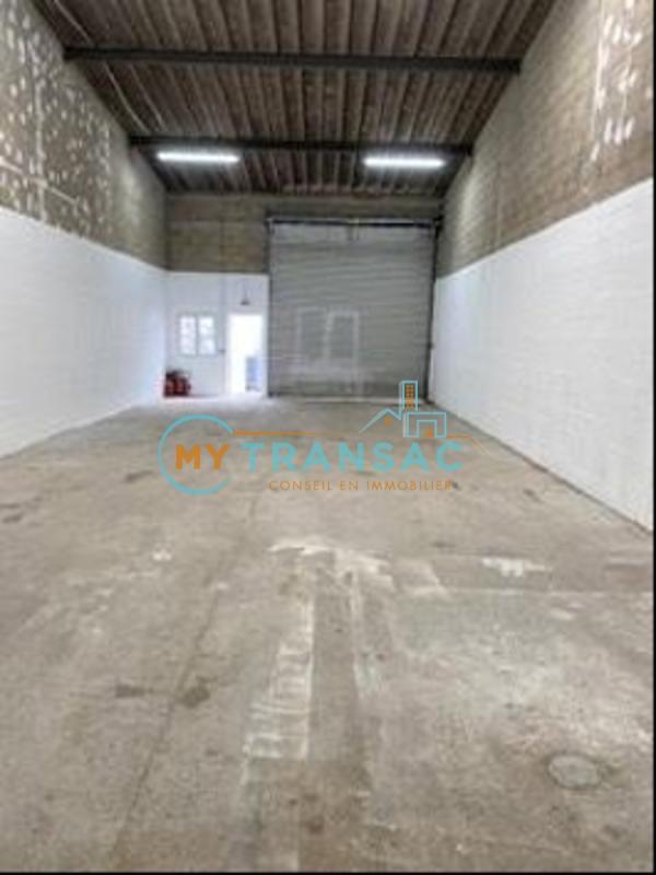 Local d'activité / Entrepôt - 127 m²