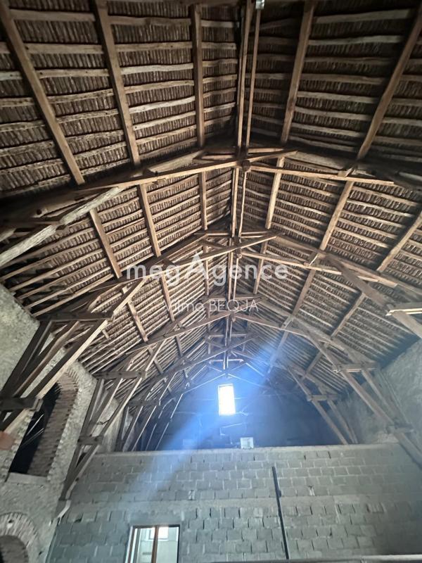 Local commercial - 796 m² - 10 pièces