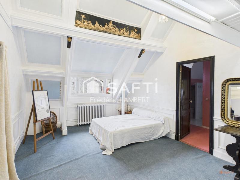 Maison - 255 m² - 11 pièces