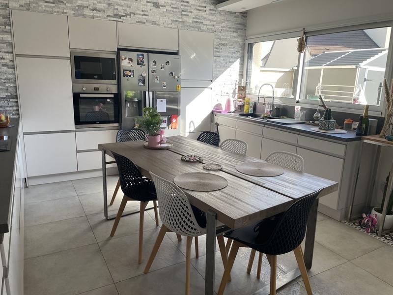 Maison traditionnelle - 129 m² - 6 pièces