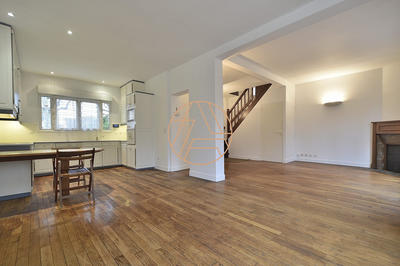 Maison - 93 m² - 5 pièces