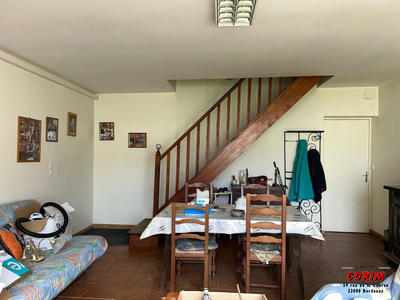 Maison - 235 m² - 7 pièces