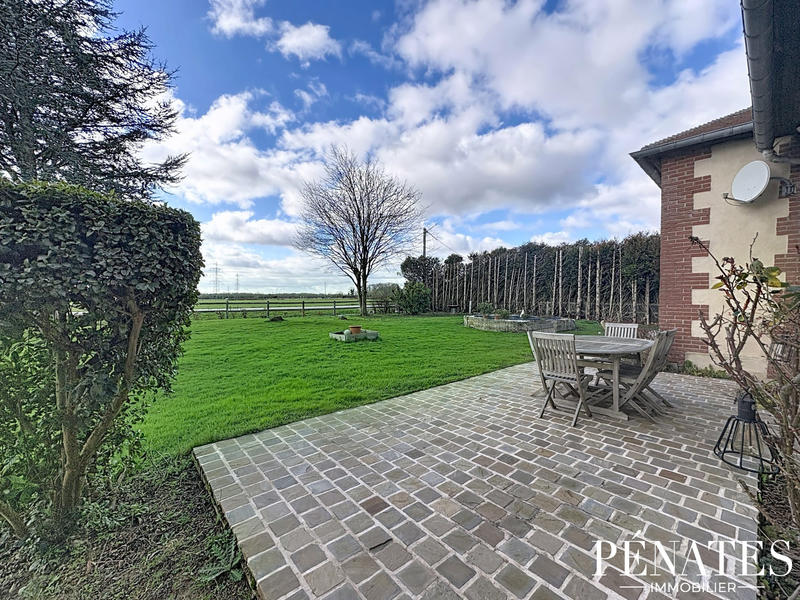 Maison traditionnelle - 295 m² - 6 pièces