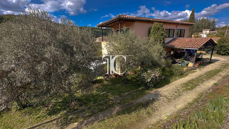 Maison - 107 m² - 4 pièces