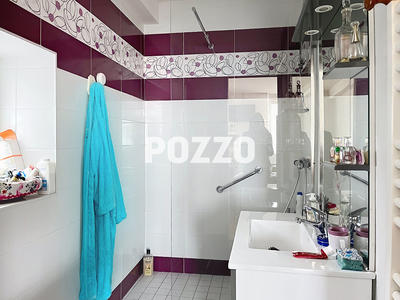 Maison - 170 m² - 12 pièces