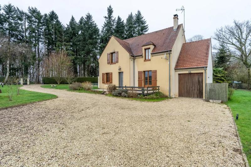 Maison - 142 m² - 9 pièces