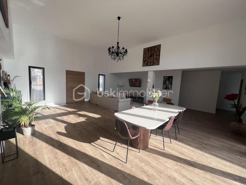 Maison - 190 m² - 8 pièces